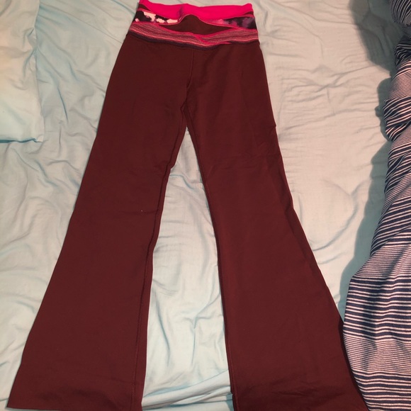 Burgundy lululemon leggings - Picture 1 of 3